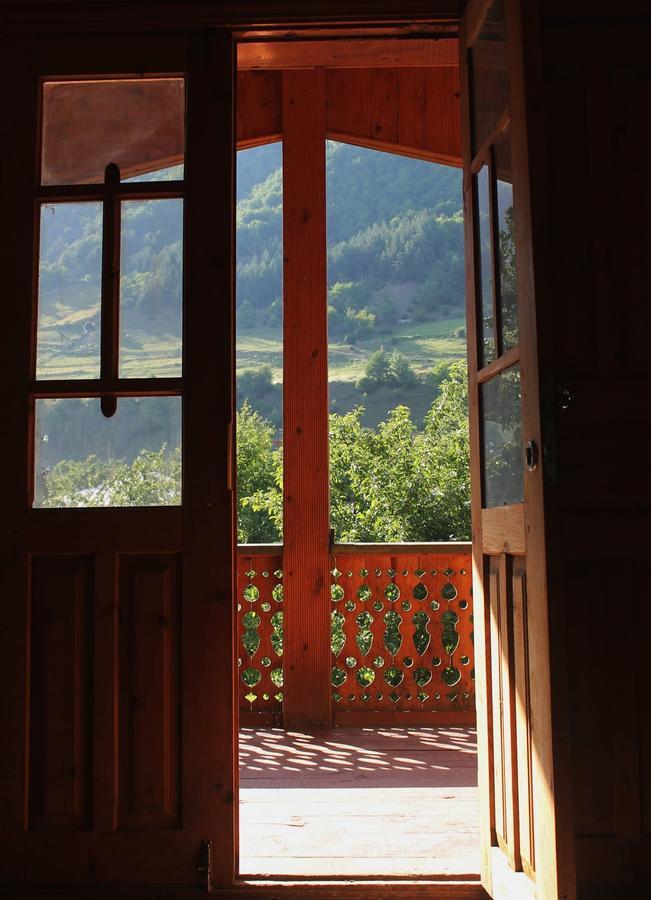 Hostel The Misty Mountains Mestia Ngoại thất bức ảnh