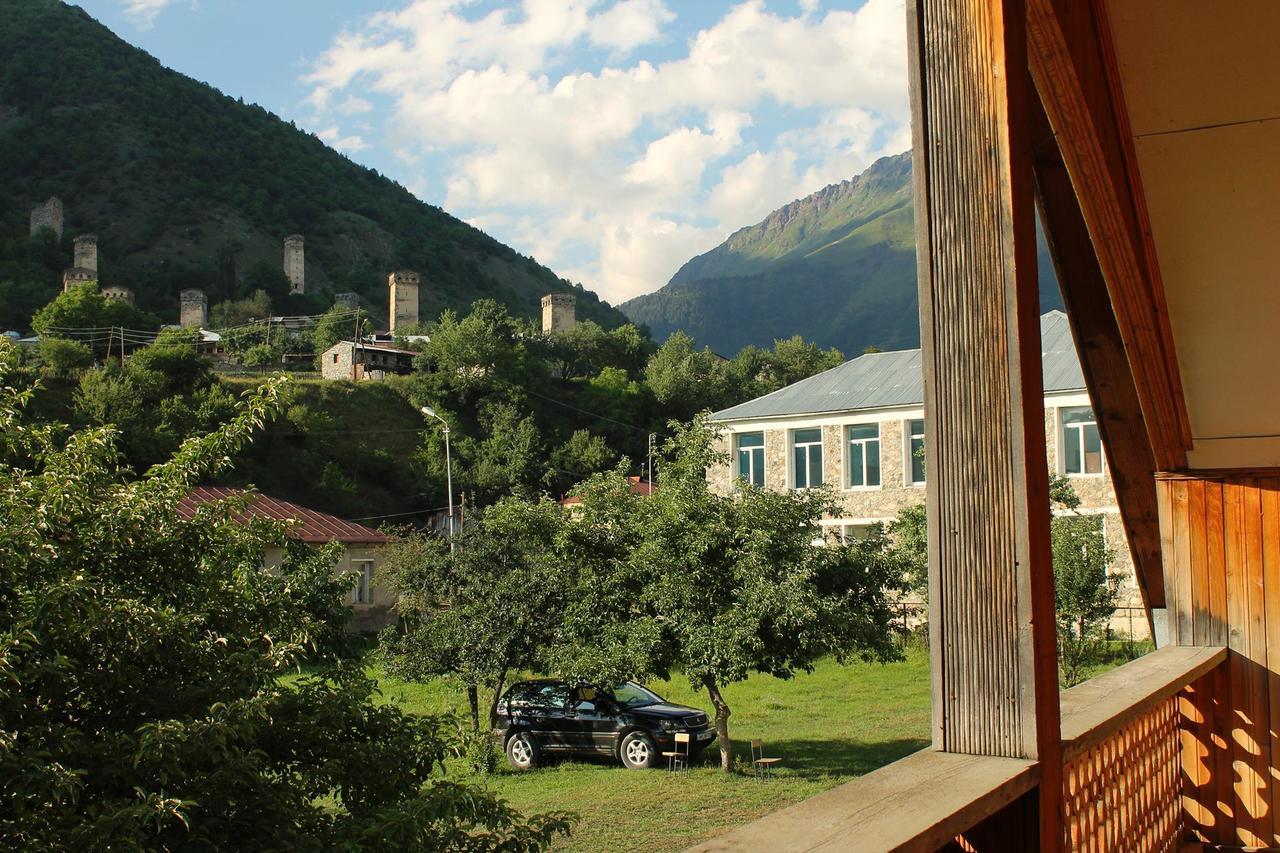 Hostel The Misty Mountains Mestia Ngoại thất bức ảnh