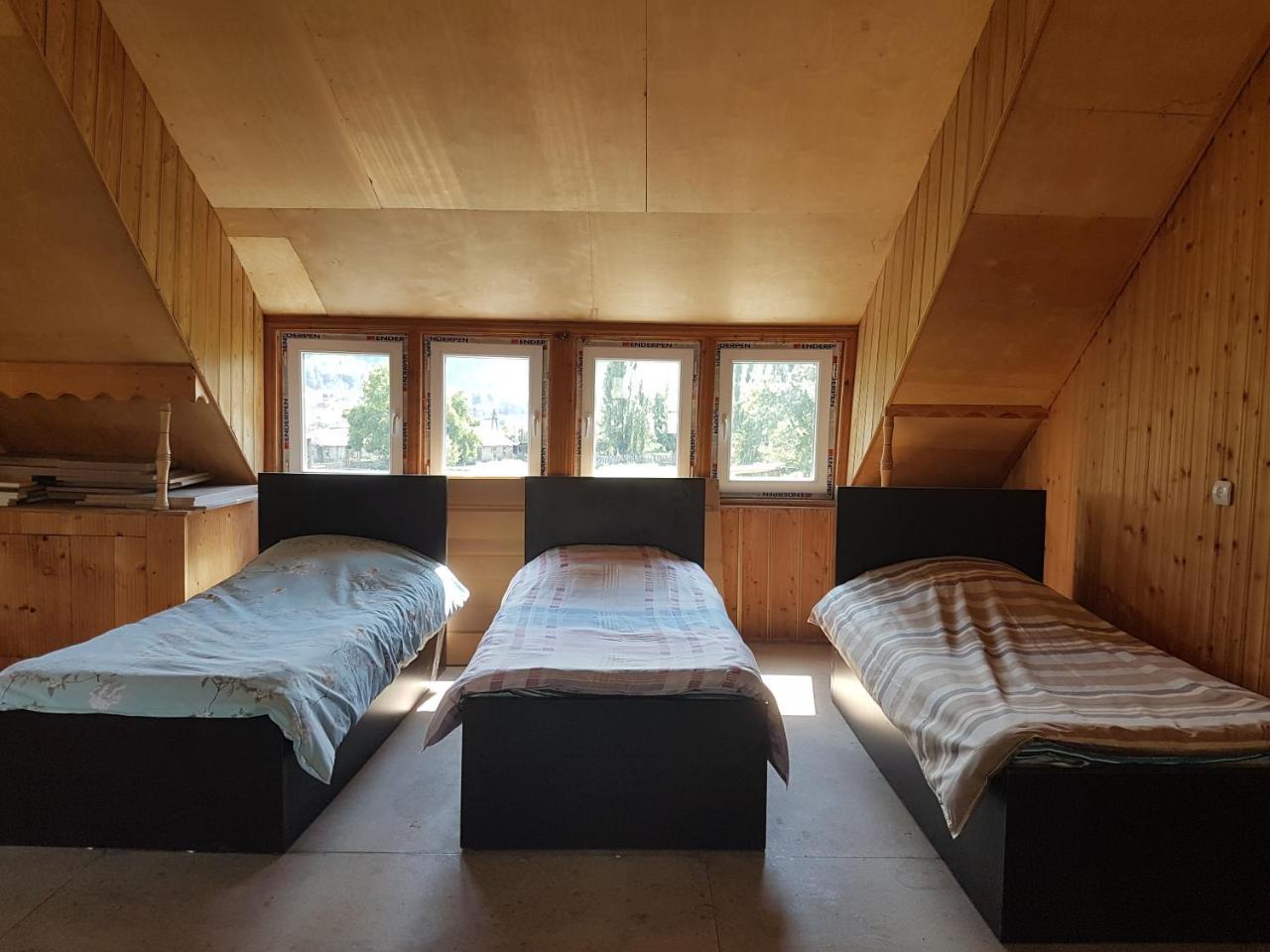 Hostel The Misty Mountains Mestia Ngoại thất bức ảnh