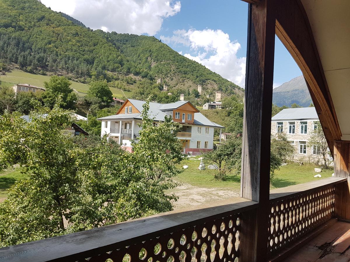 Hostel The Misty Mountains Mestia Ngoại thất bức ảnh